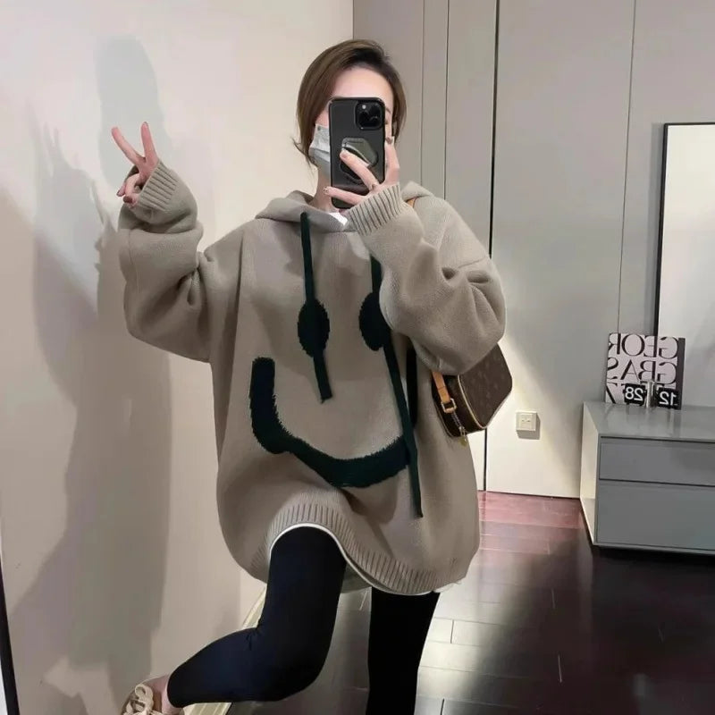 Megan – Women's Oversized Cozy Knit Hoodie with Bold Smiley Face Graphic